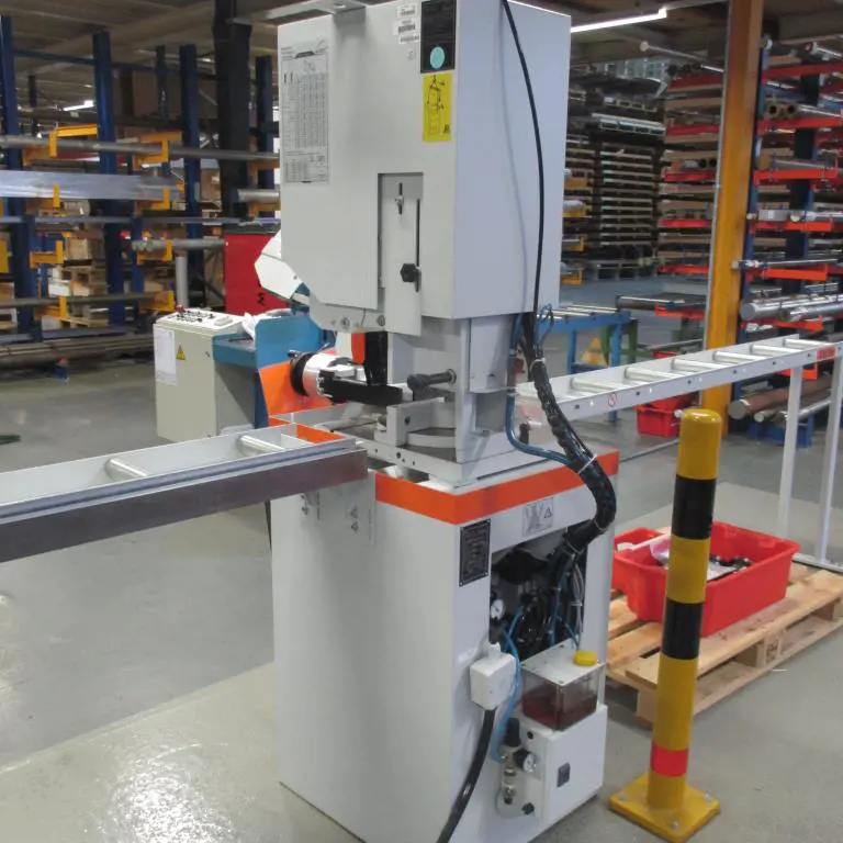 KASTOradial U7 halbautomatische Vertikal Kaltkreissäge Kasto KASTOradial U7