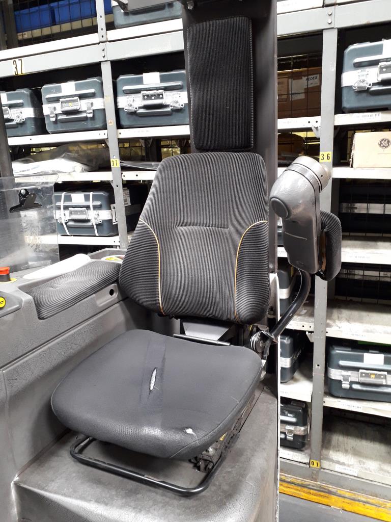 Gepflegte Flurförderfahrzeuge-3