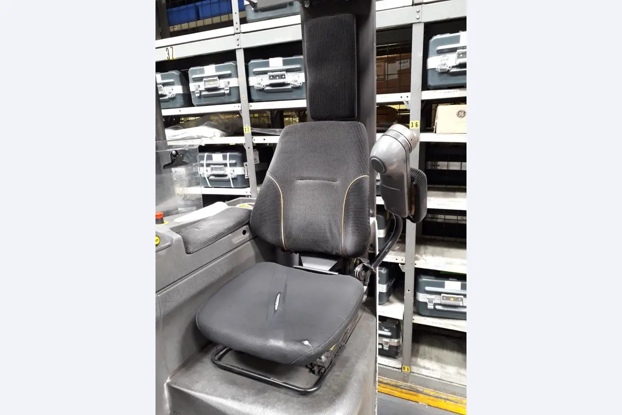 Gepflegte Flurförderfahrzeuge-3