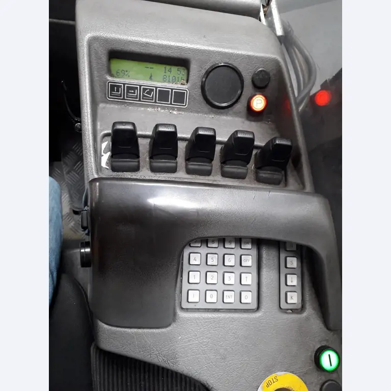 Gepflegte Flurförderfahrzeuge-4