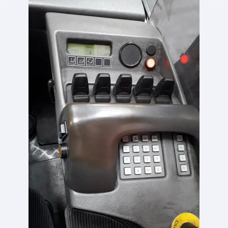 Gepflegte Flurförderfahrzeuge-4