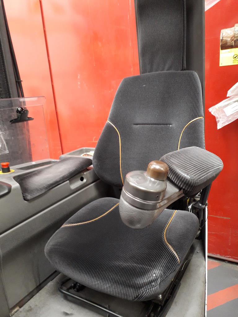 Gepflegte Flurförderfahrzeuge-5