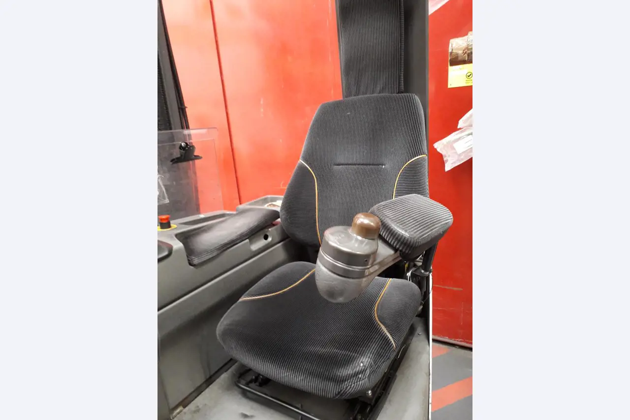 Gepflegte Flurförderfahrzeuge-5