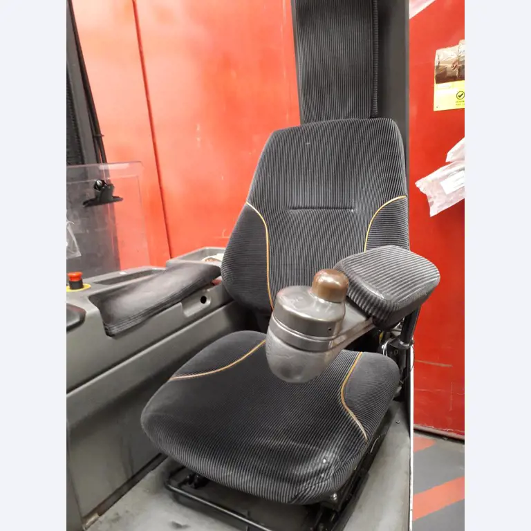 Gepflegte Flurförderfahrzeuge-5