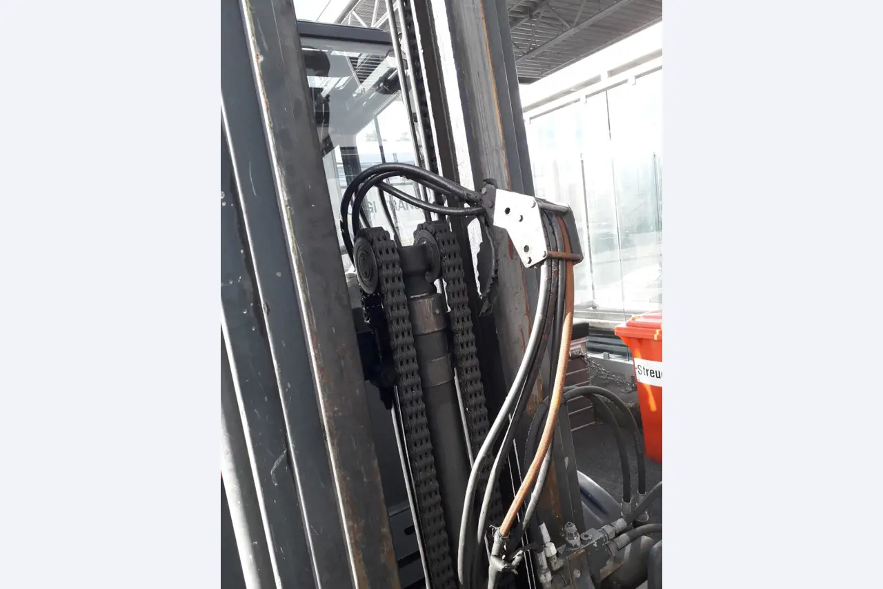 Gepflegte Flurförderfahrzeuge-2