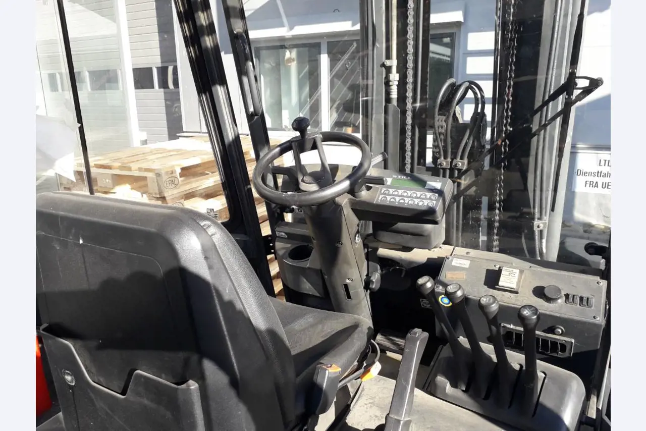 Gepflegte Flurförderfahrzeuge-3