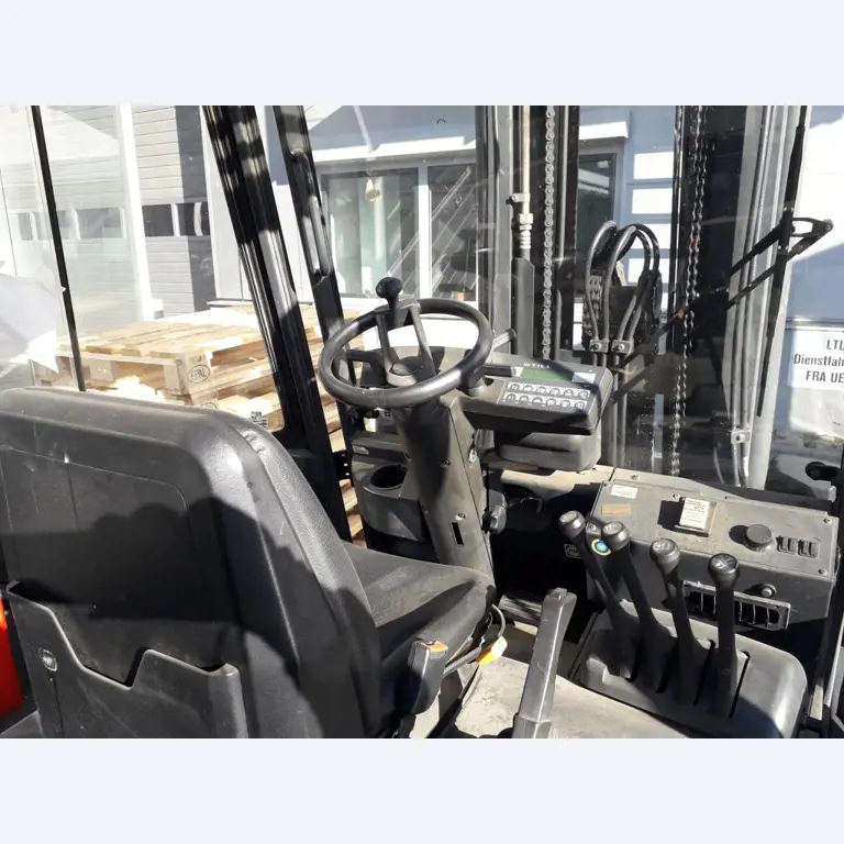 Gepflegte Flurförderfahrzeuge-3