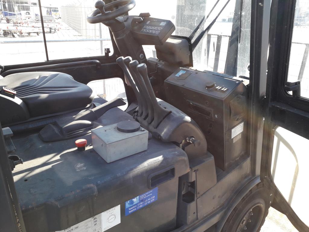 Gepflegte Flurförderfahrzeuge-5