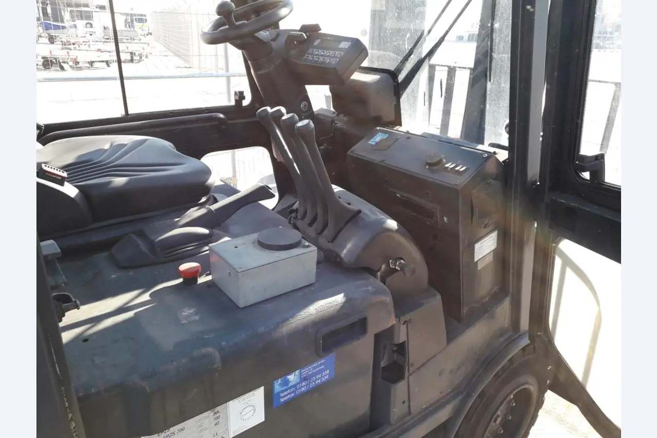 Gepflegte Flurförderfahrzeuge-5