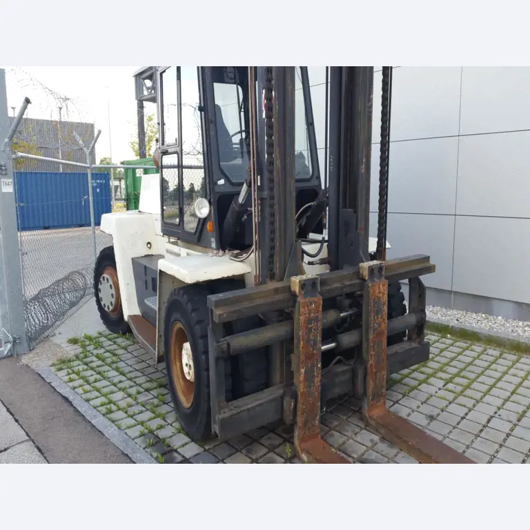 Gepflegte Flurförderfahrzeuge-1