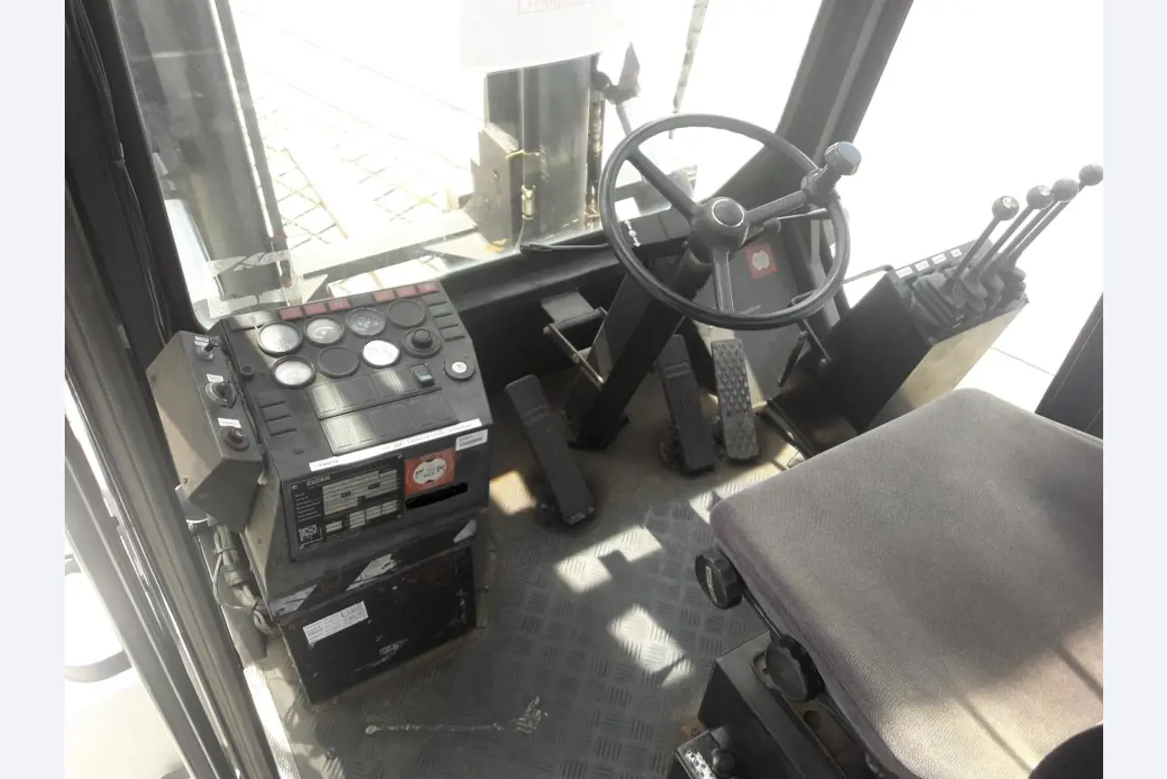 Gepflegte Flurförderfahrzeuge-11