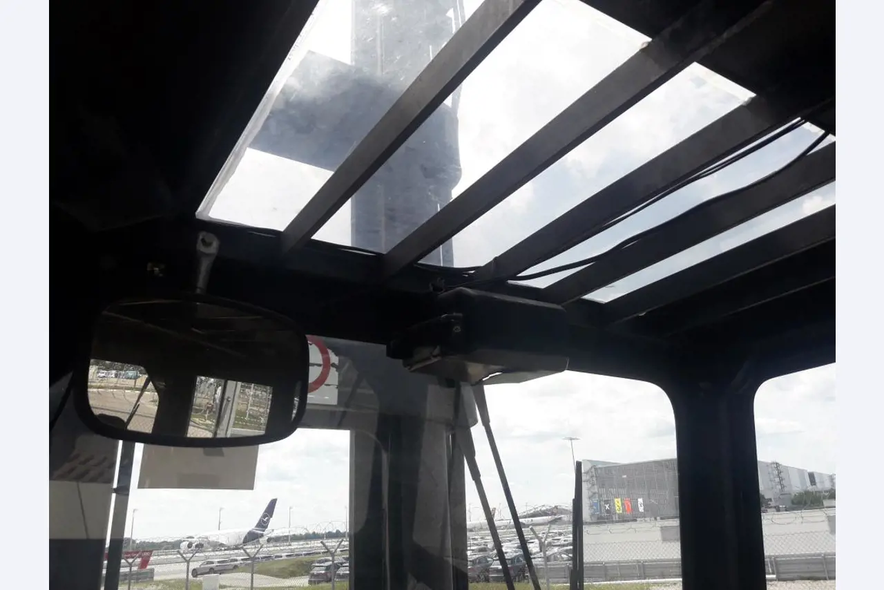 Gepflegte Flurförderfahrzeuge-13