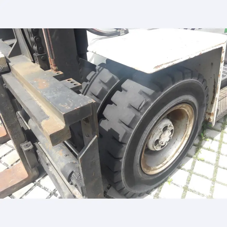 Gepflegte Flurförderfahrzeuge-14