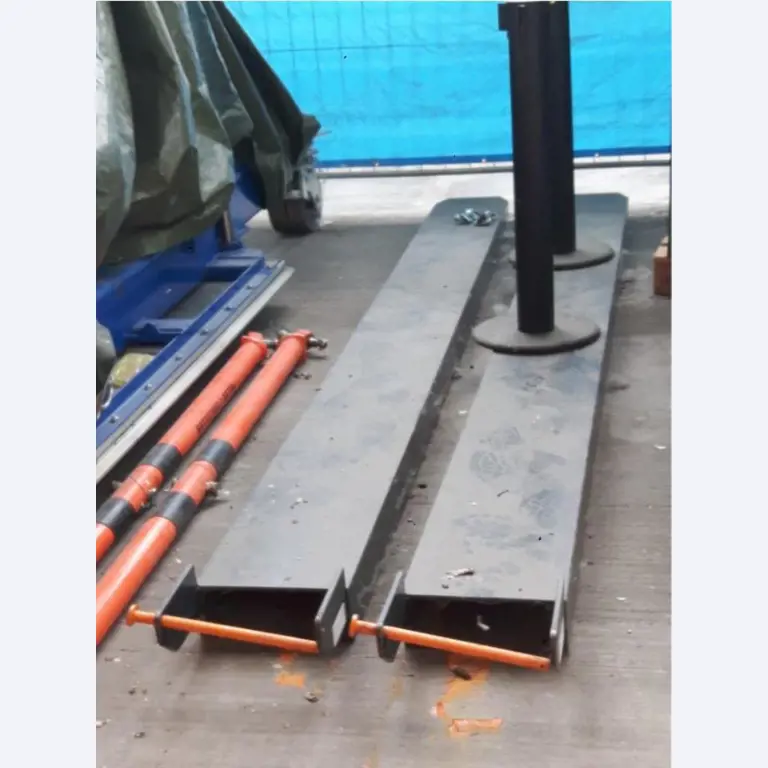 Gepflegte Flurförderfahrzeuge-16