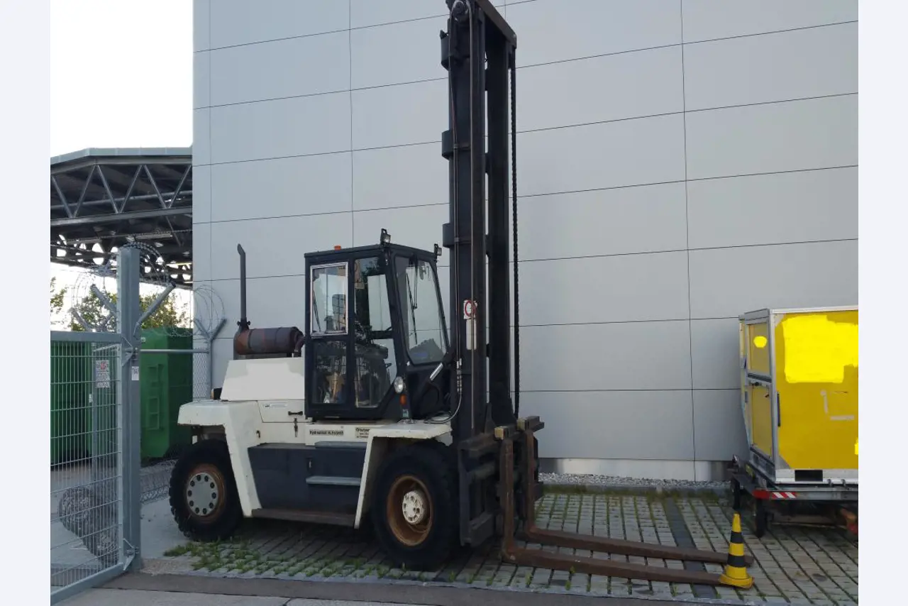 Gepflegte Flurförderfahrzeuge-9