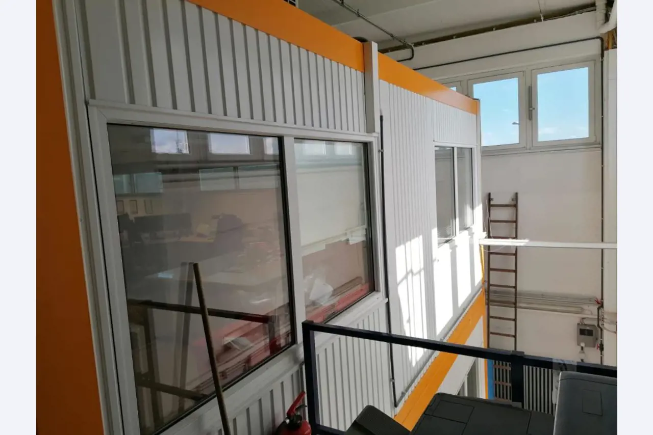 Gepflegte Flurförderfahrzeuge-12