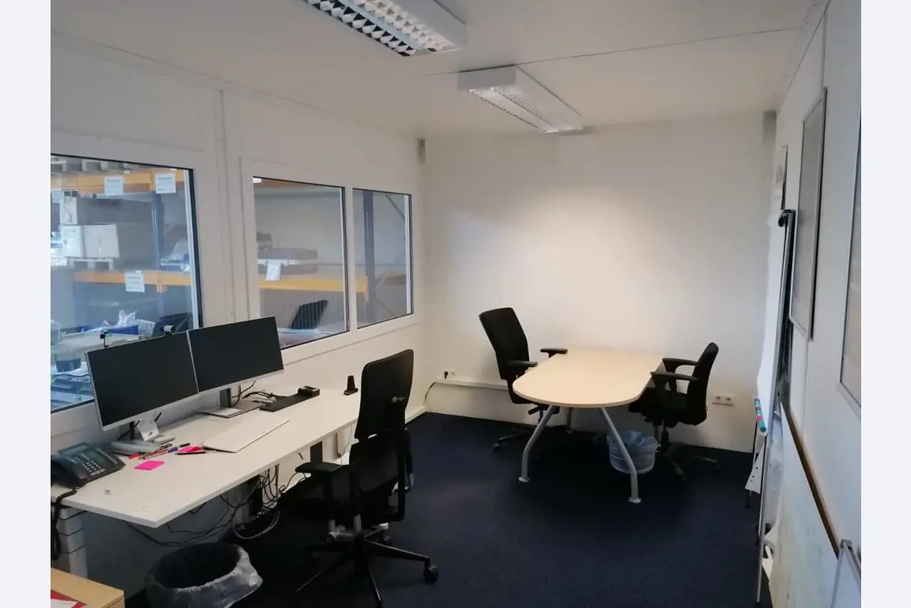 Gepflegte Flurförderfahrzeuge-13