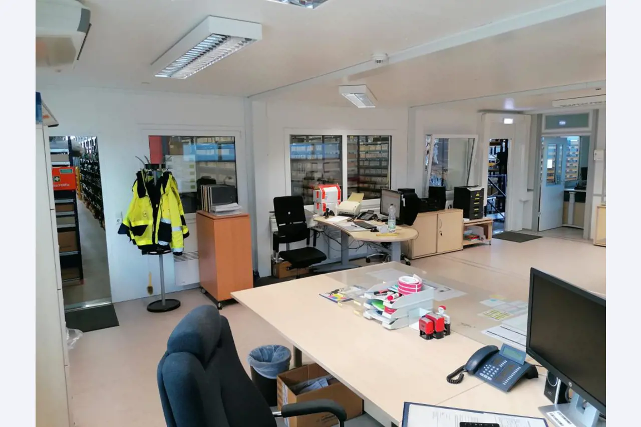 Gepflegte Flurförderfahrzeuge-17