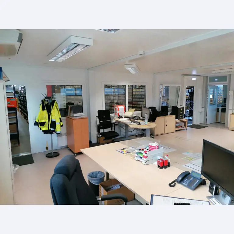 Gepflegte Flurförderfahrzeuge-17