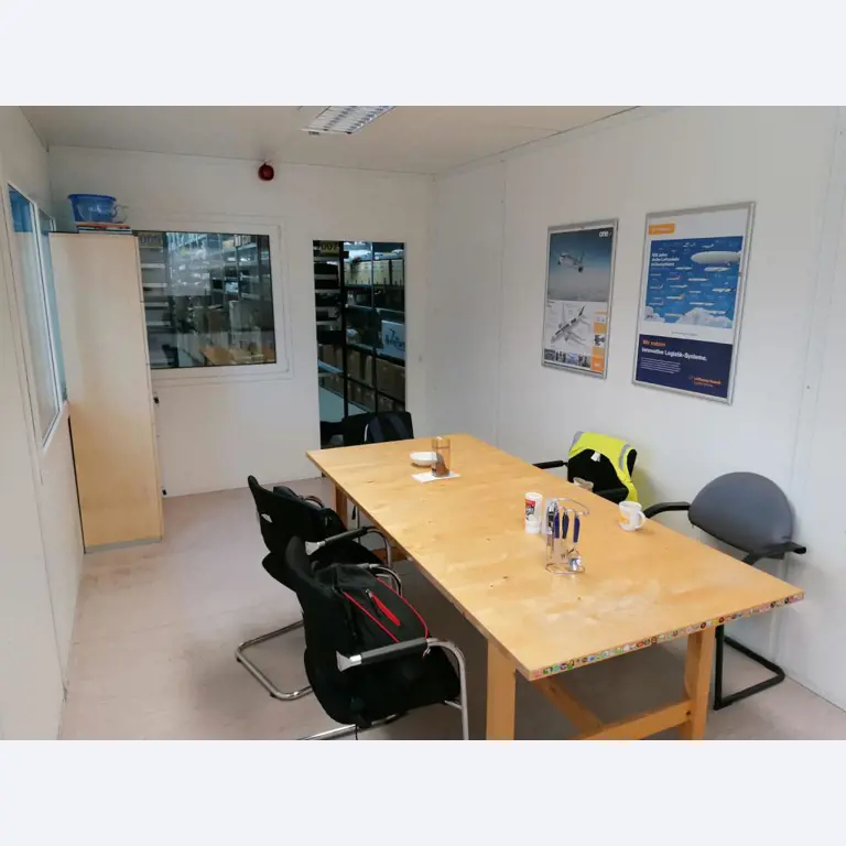 Gepflegte Flurförderfahrzeuge-2