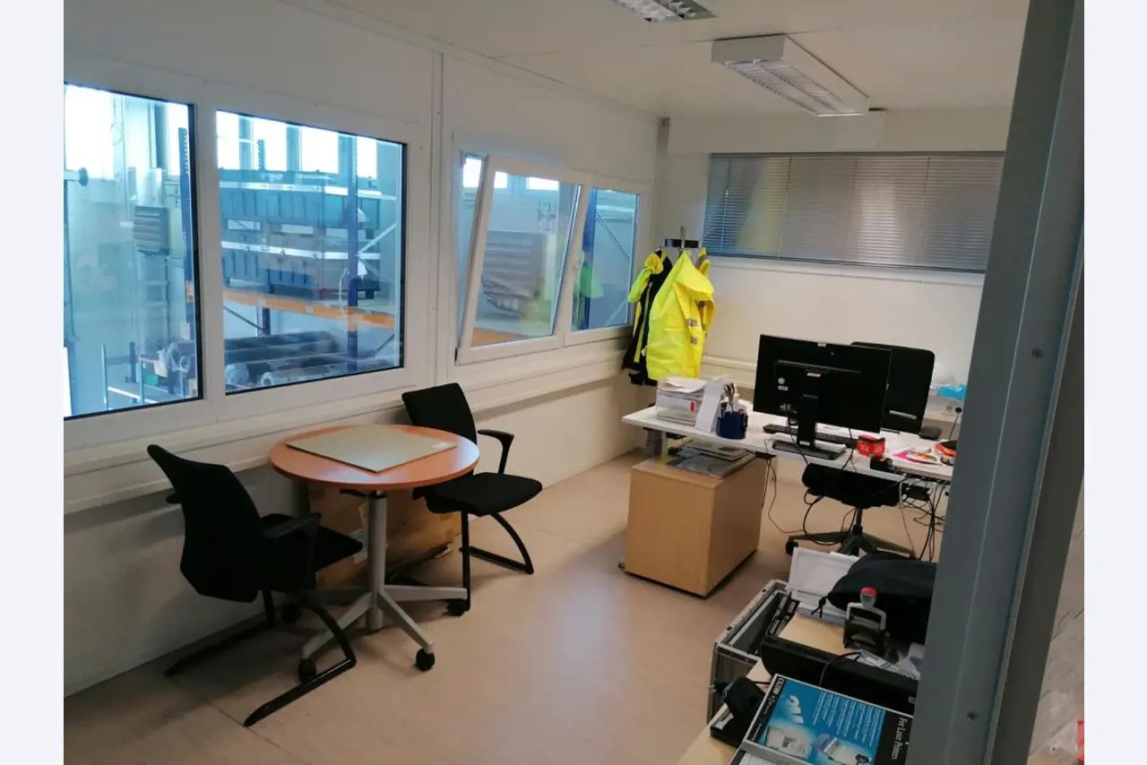 Gepflegte Flurförderfahrzeuge-21