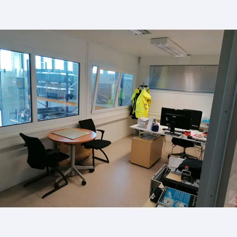 Gepflegte Flurförderfahrzeuge-21