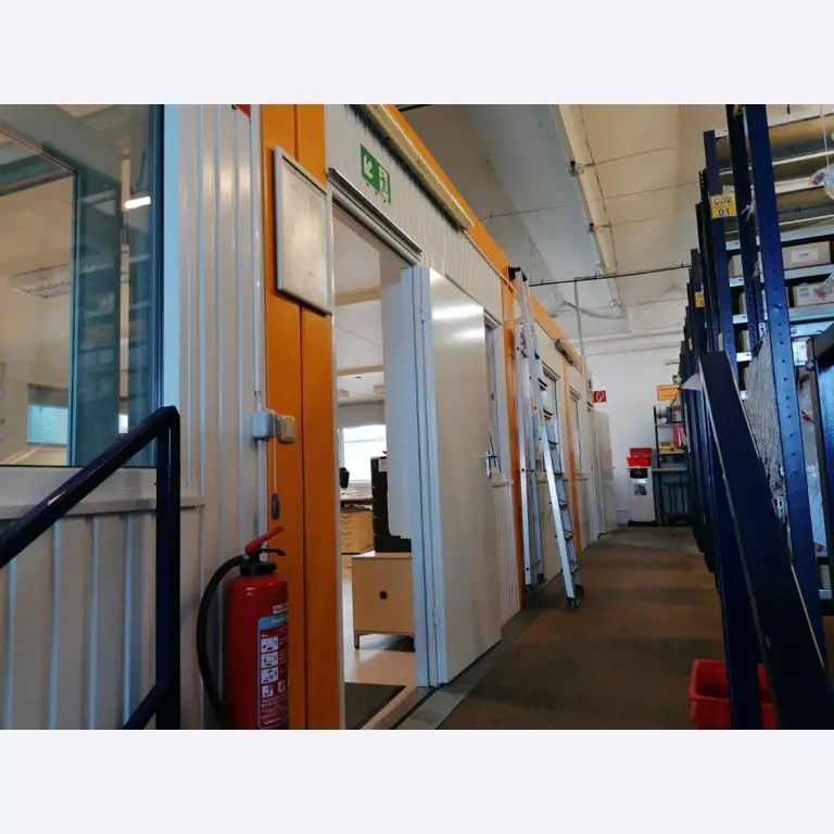 Gepflegte Flurförderfahrzeuge-22