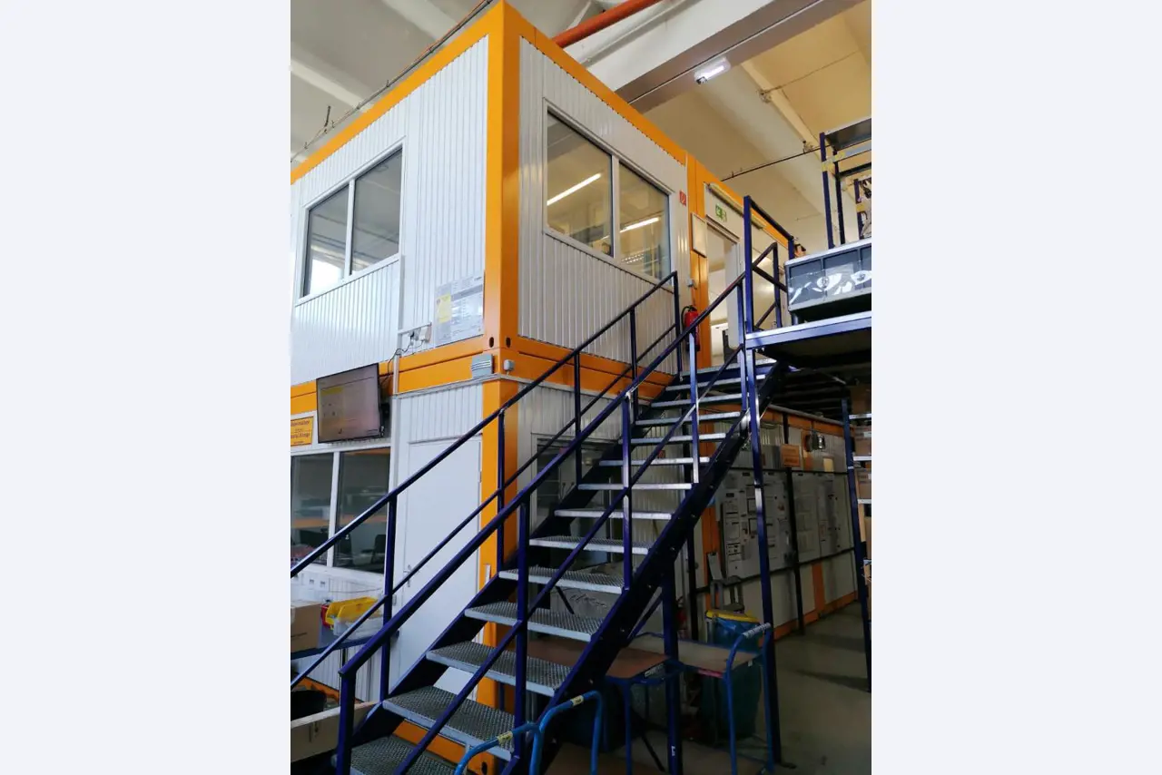 Gepflegte Flurförderfahrzeuge-24