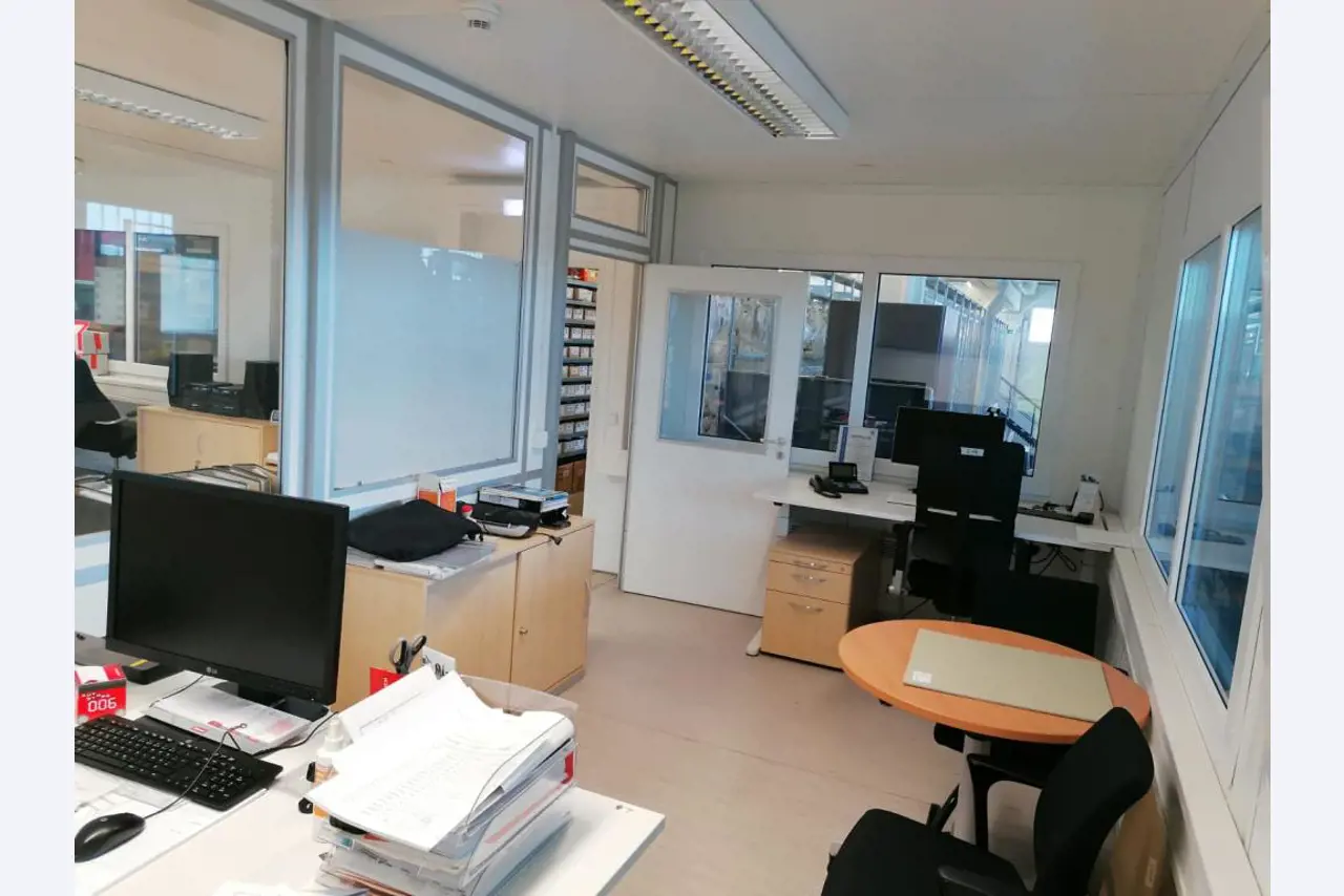 Gepflegte Flurförderfahrzeuge-25