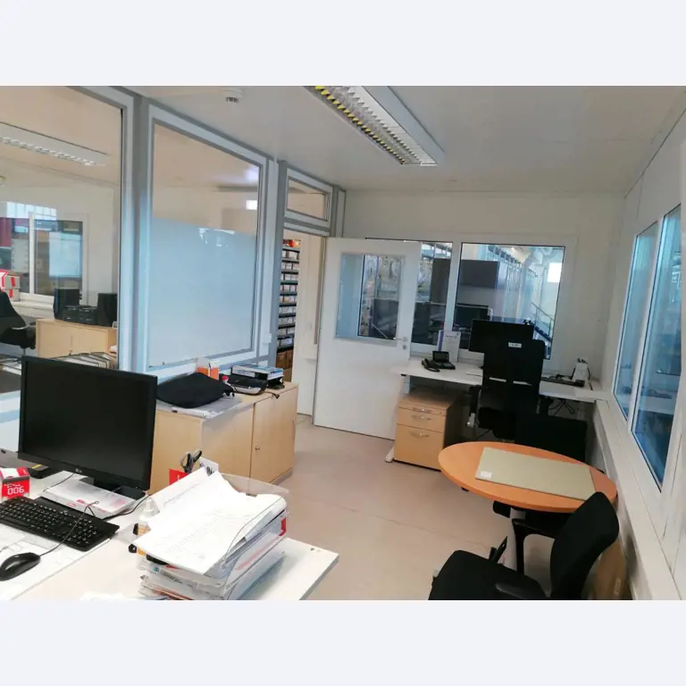 Gepflegte Flurförderfahrzeuge-25