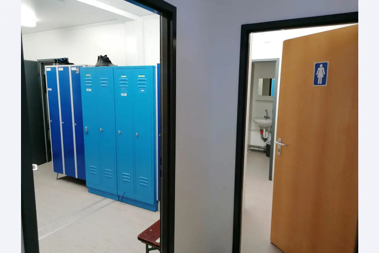 Gepflegte Flurförderfahrzeuge-26