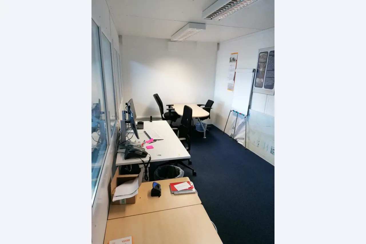 Gepflegte Flurförderfahrzeuge-27