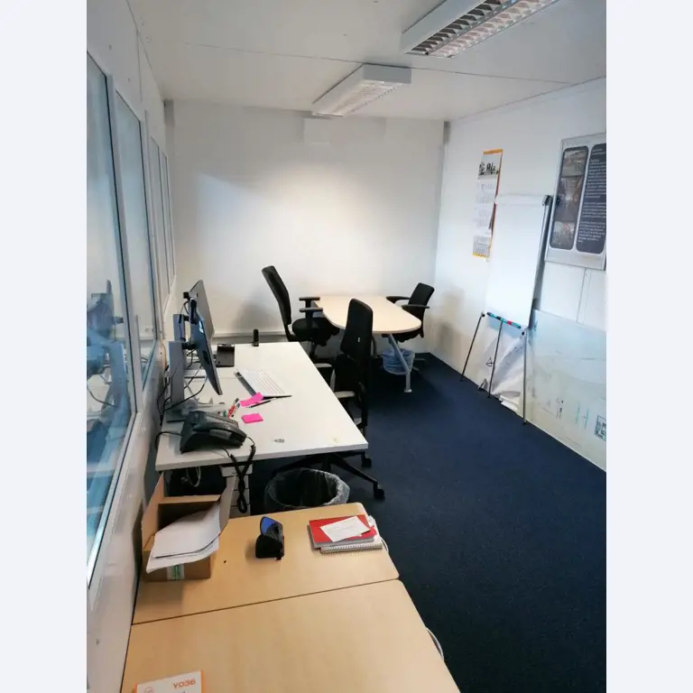 Gepflegte Flurförderfahrzeuge-27