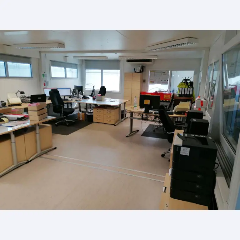 Gepflegte Flurförderfahrzeuge-3