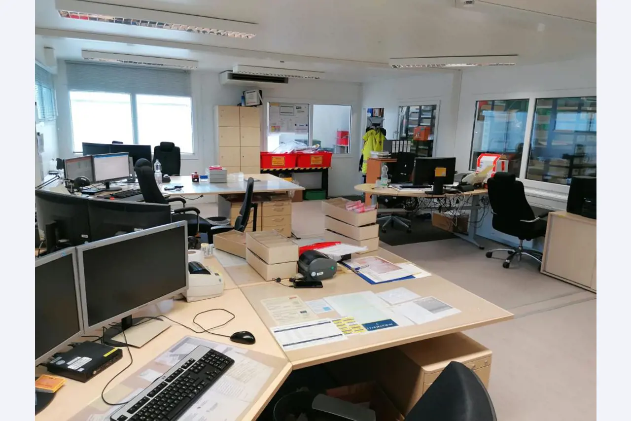 Gepflegte Flurförderfahrzeuge-32