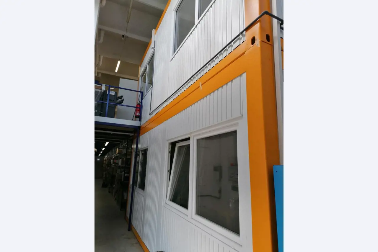 Gepflegte Flurförderfahrzeuge-33