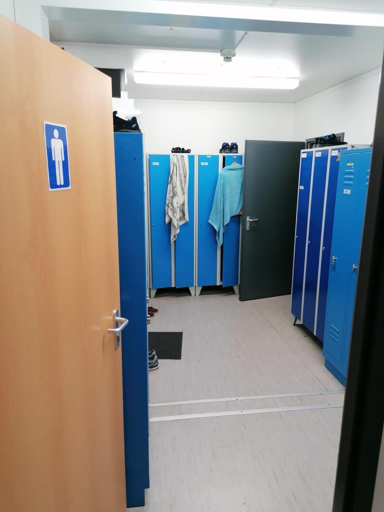 Gepflegte Flurförderfahrzeuge-35