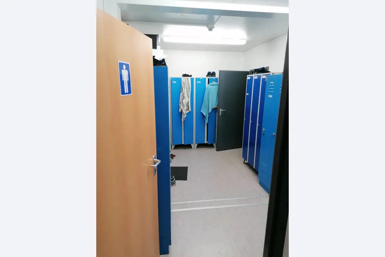 Gepflegte Flurförderfahrzeuge-35