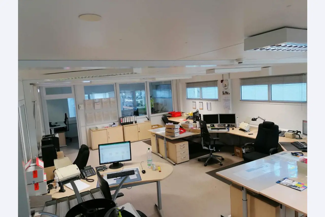 Gepflegte Flurförderfahrzeuge-5