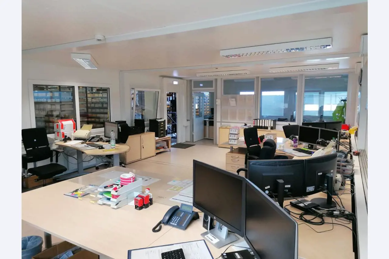 Gepflegte Flurförderfahrzeuge-8