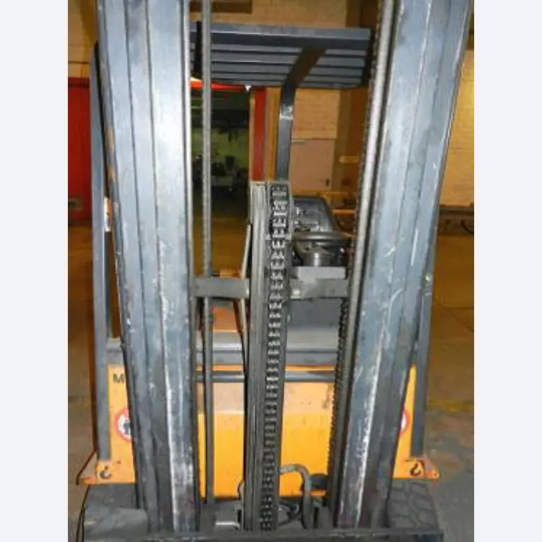 Gepflegte Flurförderfahrzeuge-4