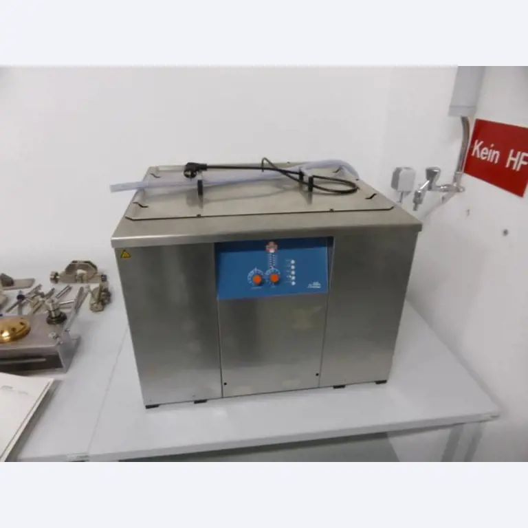 Photovoltaik Maschinen<br>eines renommierten Photovoltaikherstellers <br>(Preis auf Anfrage)
-2