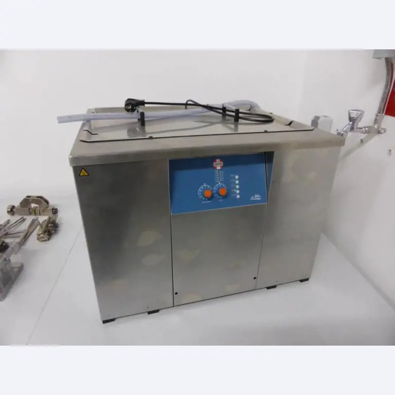 Photovoltaik Maschinen<br>eines renommierten Photovoltaikherstellers <br>(Preis auf Anfrage)
-1