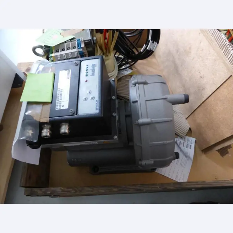 Machines photovoltaïques<br>d'un fabricant de panneaux photovoltaïques renommé <br>(prix sur demande)
-1