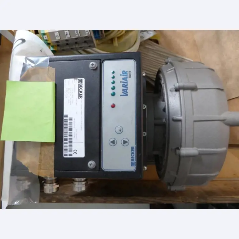 Machines photovoltaïques<br>d'un fabricant de panneaux photovoltaïques renommé <br>(prix sur demande)
-2