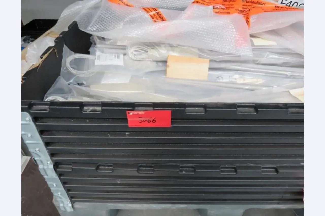 Machines photovoltaïques<br>d'un fabricant de panneaux photovoltaïques renommé <br>(prix sur demande)
-2