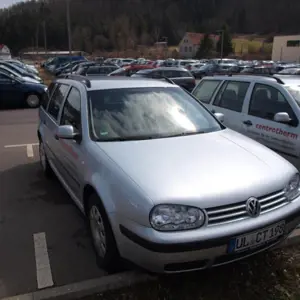 COCHE DE PASAJEROS VW Golf