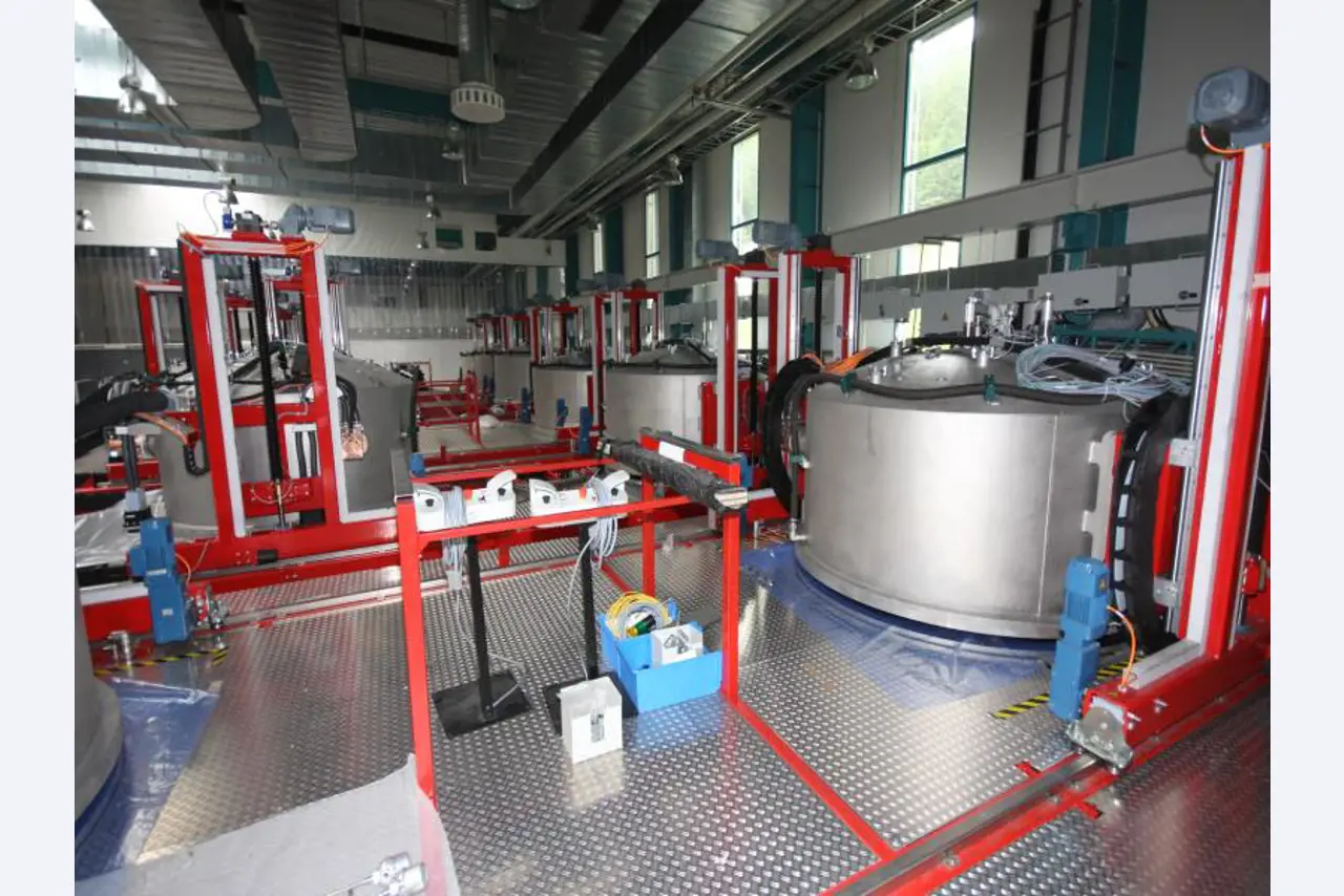 Machines photovoltaïques<br>d'un fabricant de panneaux photovoltaïques renommé <br>(prix sur demande)
-7