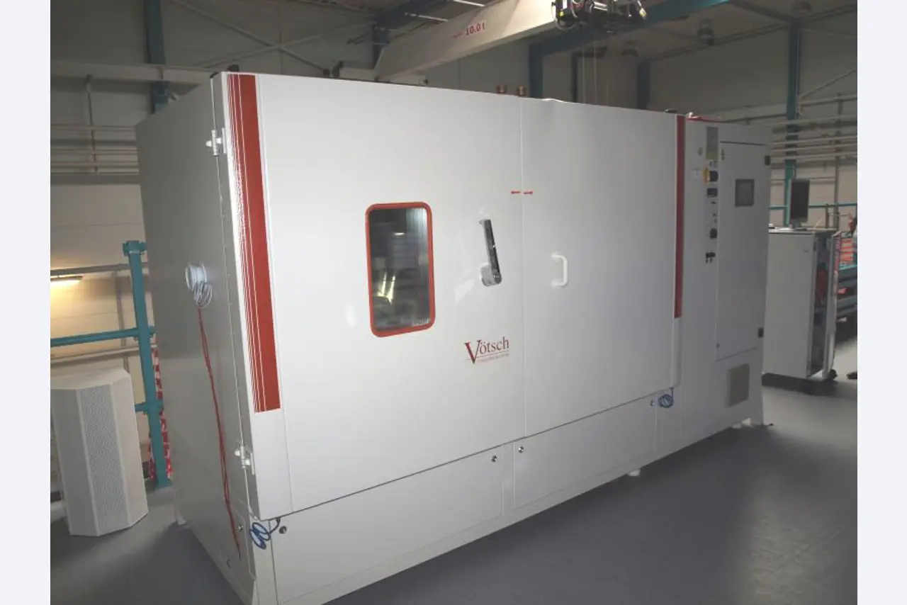 Photovoltaik Maschinen<br>eines renommierten Photovoltaikherstellers <br>(Preis auf Anfrage)
-1