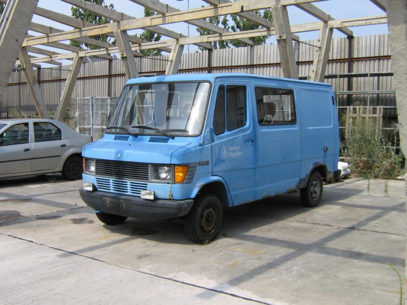 les véhicules d'aéroport qui ne sont plus utilisés-2